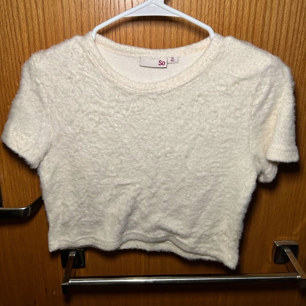 SNOW WHITE PUFFY SHIRT 👕